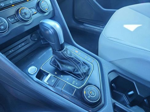 Used 2021 Volkswagen Tiguan SE R-Line image 22