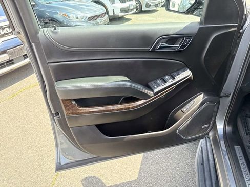 Used 2020 Chevrolet Suburban LT AWD/4WD image 13