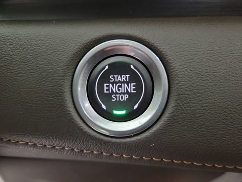 Used 2023 Cadillac Escalade Premium Luxury w/ Performance Package RWD image 31