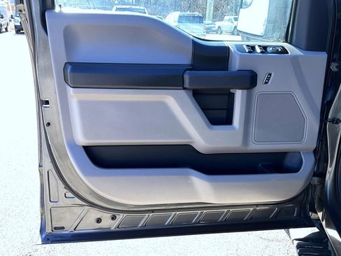 Used 2017 Ford F150 XL w/ Equipment Group 101A Mid image 10