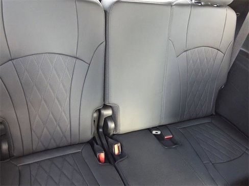 Certified 2023 Buick Enclave Avenir w/ Avenir Technology Package image 16