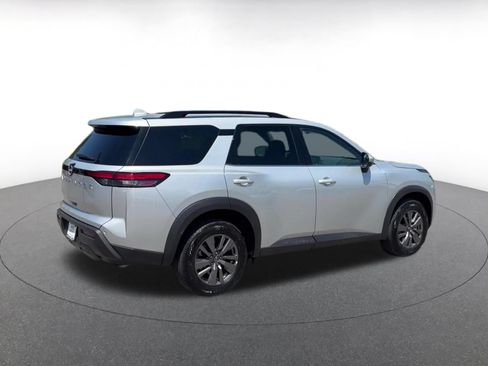 Used 2025 Nissan Pathfinder SV FWD image 14
