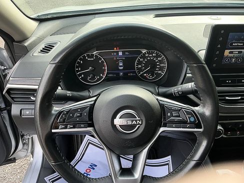Used 2024 Nissan Altima 2.5 SV w/ SV Premium Package AWD/4WD image 15