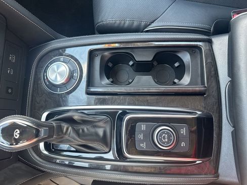 Used 2024 INFINITI QX80 Luxe image 41