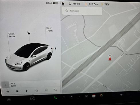 Used 2018 Tesla Model 3 Long Range RWD image 16