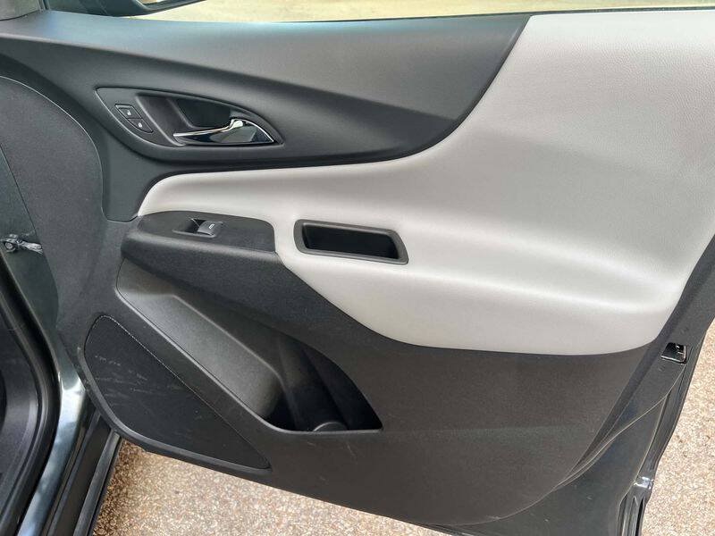 Used 2018 Chevrolet Equinox LS AWD/4WD image 35