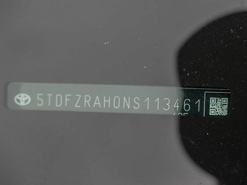 Used 2022 Toyota Highlander Platinum FWD image 34