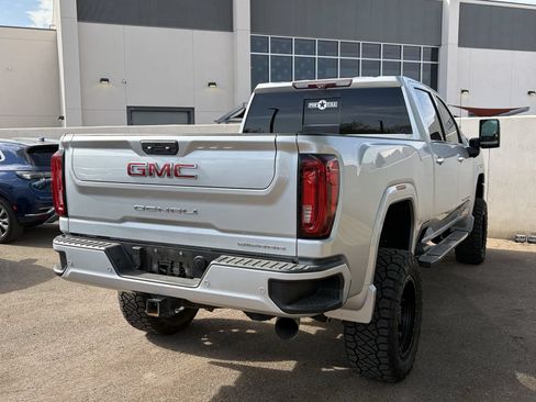 Used 2020 GMC Sierra 2500 Denali w/ Denali Ultimate Package AWD/4WD image 3