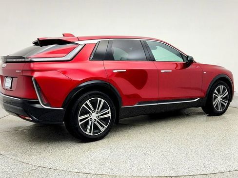 Used 2024 Cadillac Lyriq Luxury image 5