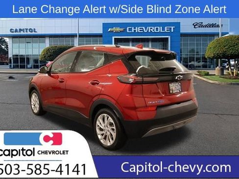 Used 2023 Chevrolet Bolt EUV LT w/ Driver Confidence Package image 6