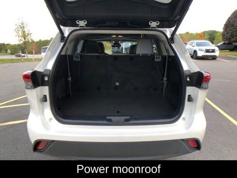 Used 2023 Toyota Highlander XLE image 23
