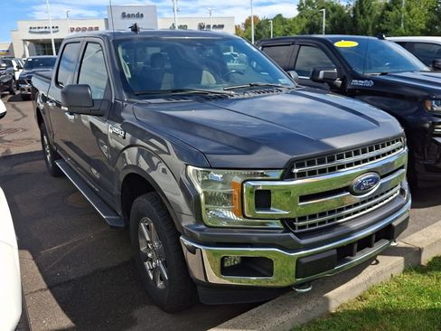Used 2019 Ford F150 XLT w/ Equipment Group 302A Luxury AWD/4WD image 4