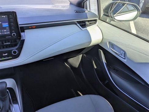 Certified 2022 Toyota Corolla SE image 17