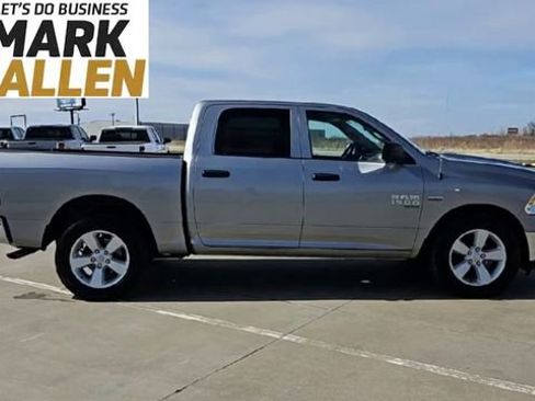 Used 2023 RAM 1500 Classic SLT image 9
