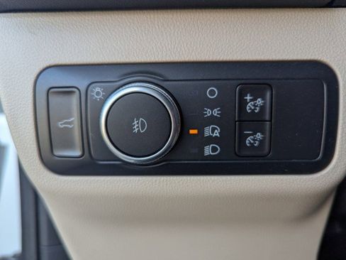 Used 2021 Ford Escape SEL image 18