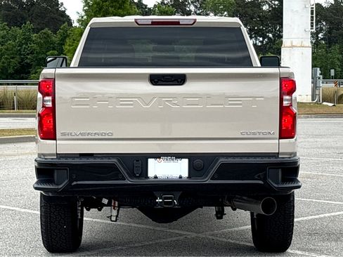 New 2026 Chevrolet Silverado 2500 Custom w/ Custom Value Package AWD/4WD image 17