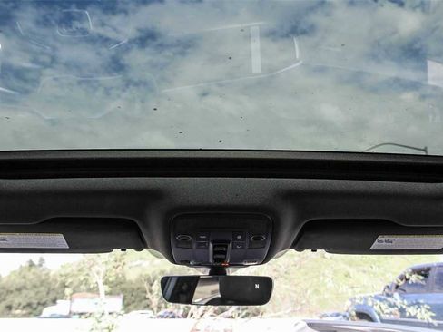 New 2025 Audi Q3 2.0T Premium image 12