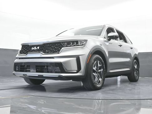 Used 2023 Kia Sorento EX w/ Panoramic Sunroof Package FWD image 61