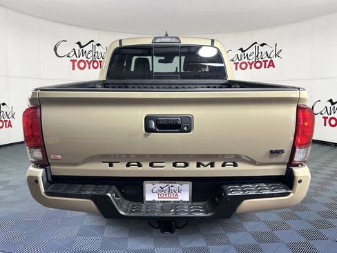 Used 2019 Toyota Tacoma TRD Off-Road w/ Technology Package AWD/4WD image 6