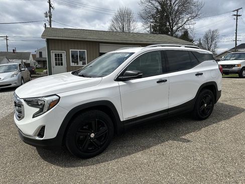 Used 2020 GMC Terrain SLT image 1