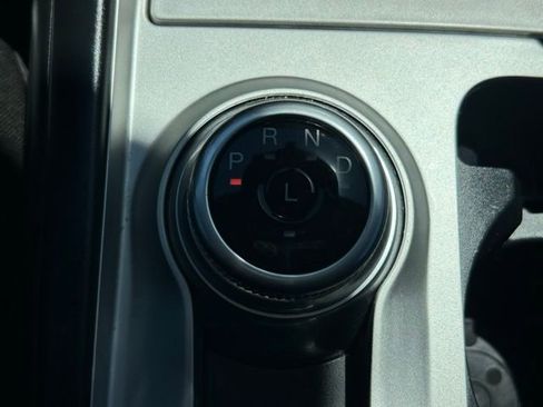 Used 2022 Ford Explorer XLT image 25