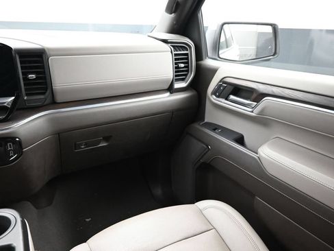 Used 2024 GMC Sierra 1500 SLT RWD image 7