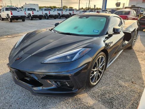 Used 2024 Chevrolet Corvette Stingray Preferred Cpe w/ Body-Color Dual Roof Package RWD image 3