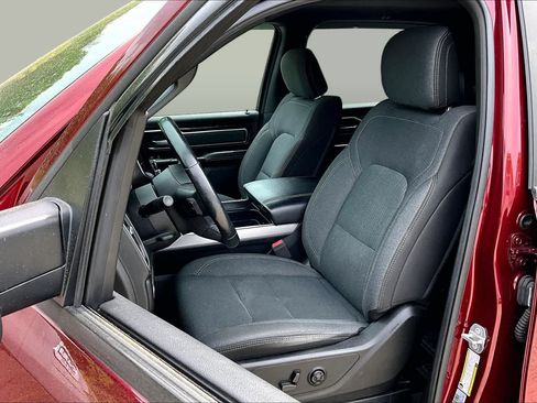 Used 2019 RAM 1500 Big Horn AWD/4WD image 9