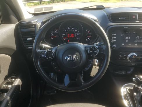 Used 2019 Kia Soul + FWD image 15