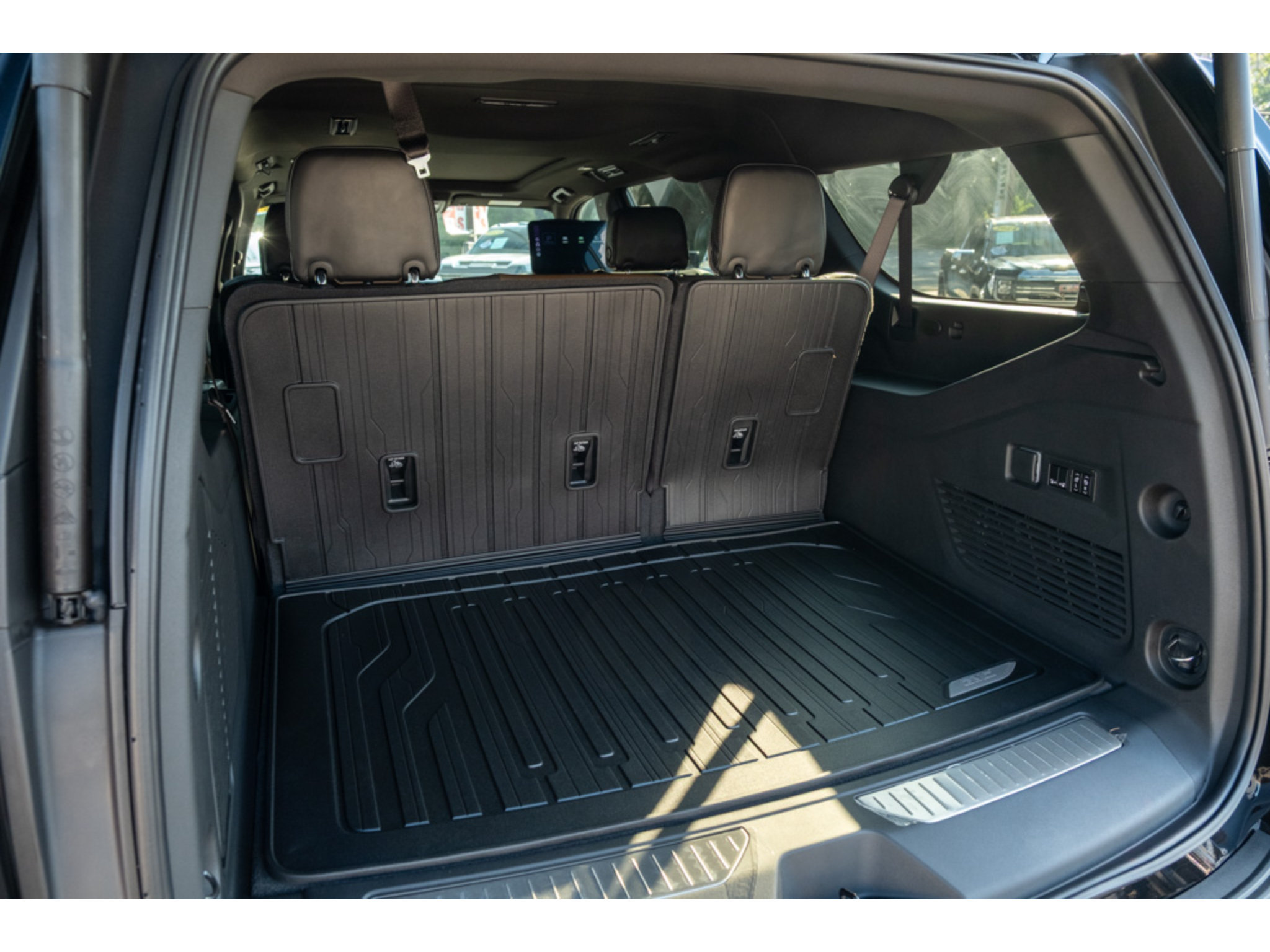 New 2026 GMC Yukon XL Denali Ultimate w/ LPO, Floor Liner Package AWD/4WD image 35