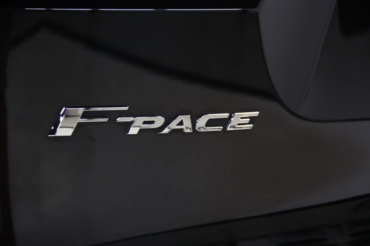 Used 2023 Jaguar F-PACE S AWD/4WD image 11