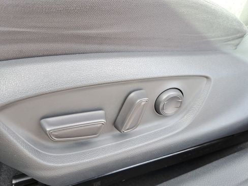 Used 2018 Toyota Camry LE image 14