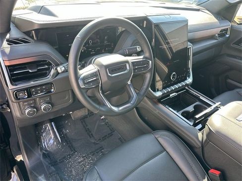 Used 2025 GMC Yukon XL Denali image 9