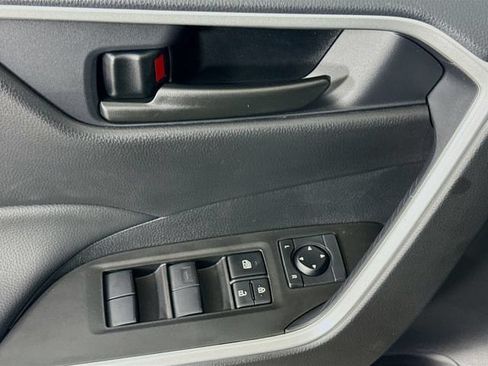 Certified 2025 Toyota RAV4 LE FWD image 19