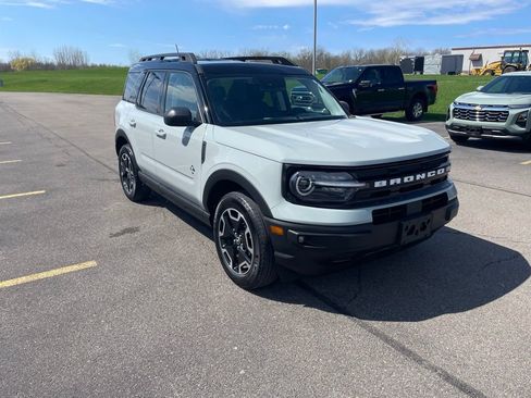 Used 2024 Ford Bronco Sport Outer Banks w/ Tech Package image 3