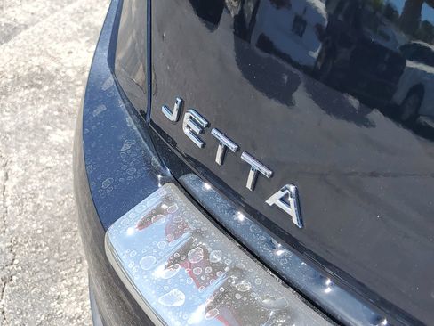 Certified 2022 Volkswagen Jetta SE FWD image 12