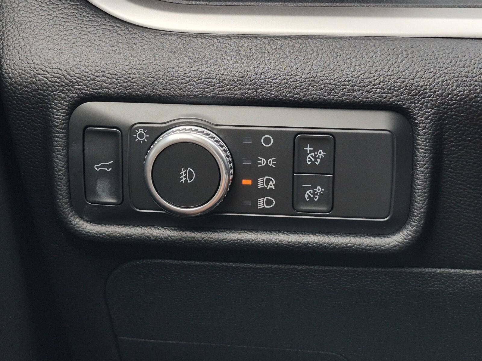 Used 2022 Ford Explorer XLT w/ Equipment Group 202A RWD image 35