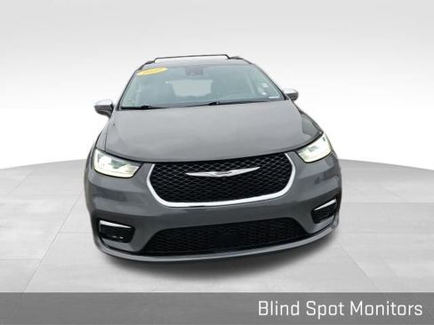 Used 2022 Chrysler Pacifica Limited image 6