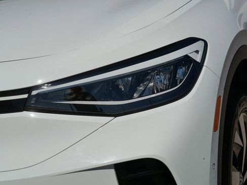 Used 2023 Volkswagen ID.4 Pro AWD/4WD image 9