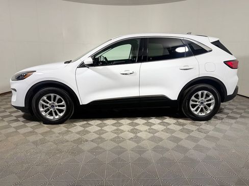 Used 2021 Ford Escape SE FWD image 3