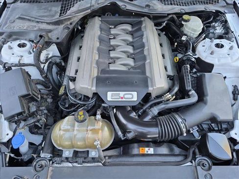 Used 2017 Ford Mustang GT RWD image 19