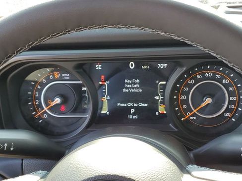 New 2025 Jeep Gladiator Rubicon w/ Convenience Group image 9