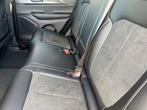 New 2025 Jeep Grand Cherokee Laredo image 27