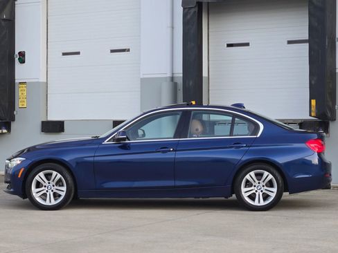 Used 2018 BMW 330i xDrive Sedan w/ Premium Package AWD/4WD image 5