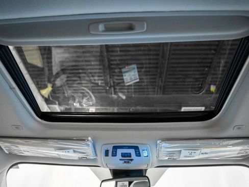 New 2026 Toyota Sienna XLE FWD image 32