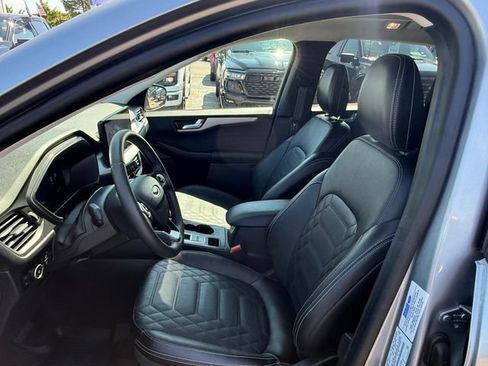 Certified 2023 Ford Escape Platinum w/ Premium Technology Package AWD/4WD image 7