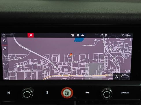 Certified 2026 Porsche Macan AWD/4WD image 18