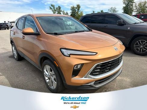 Used 2024 Buick Encore GX Preferred FWD image 1