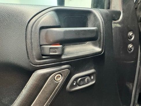 Used 2017 Jeep Wrangler Sport image 12