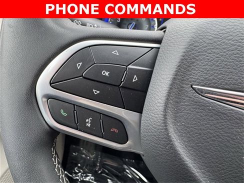 Used 2023 Chrysler Voyager LX image 25